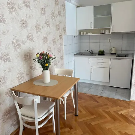 Apartment Olga 1 Makarska