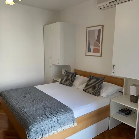 Olga 1 Apartment *