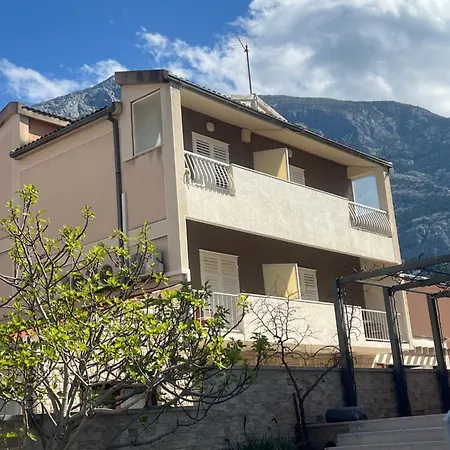 Apartment Olga 1 Makarska