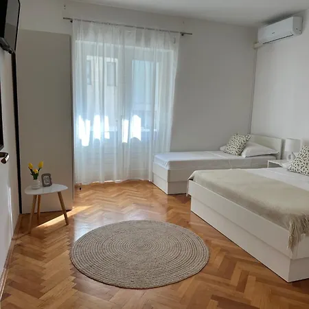 Olga 1 * Makarska