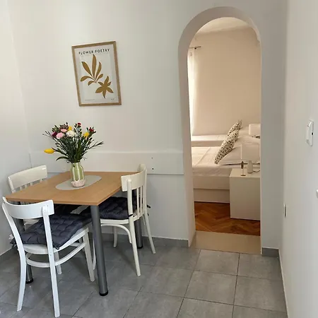 Apartment Olga 1 *