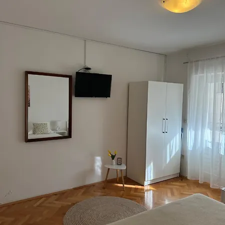 Olga 1 * Makarska